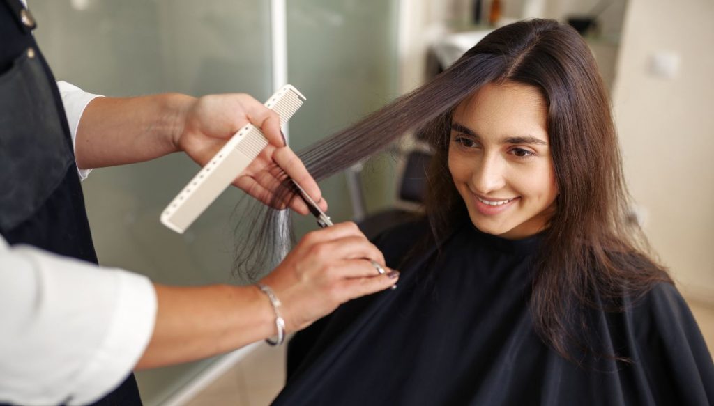 how-to-cut-hair-extensions